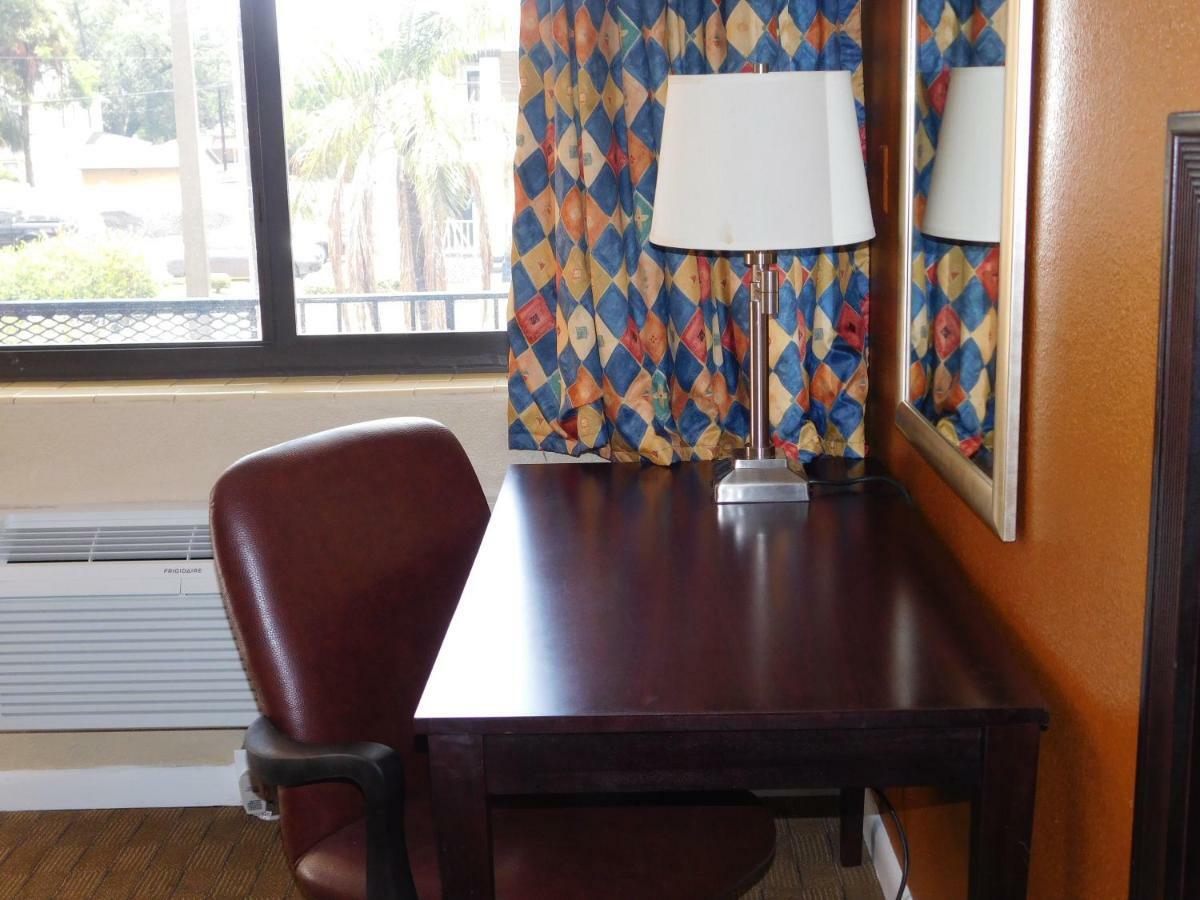 University Inn Downtown Tampa Buitenkant foto