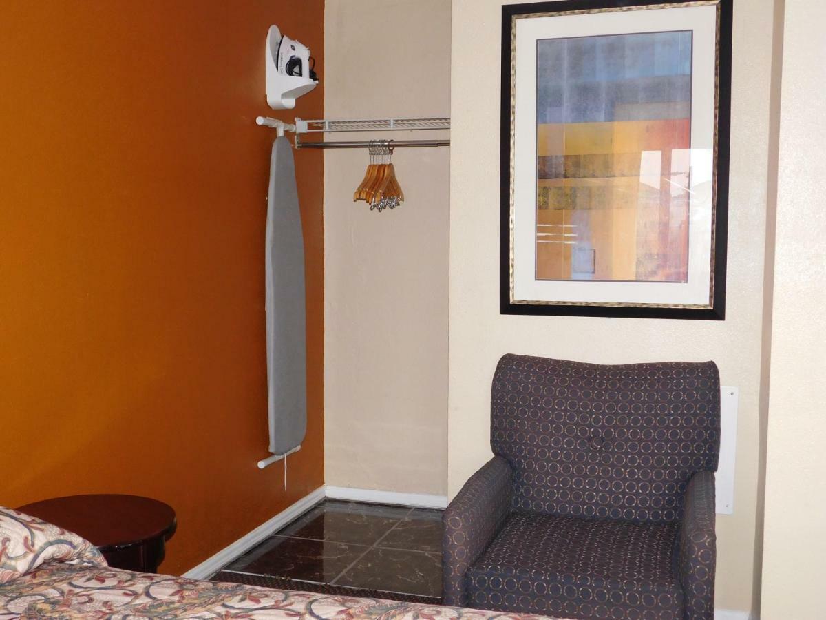University Inn Downtown Tampa Buitenkant foto
